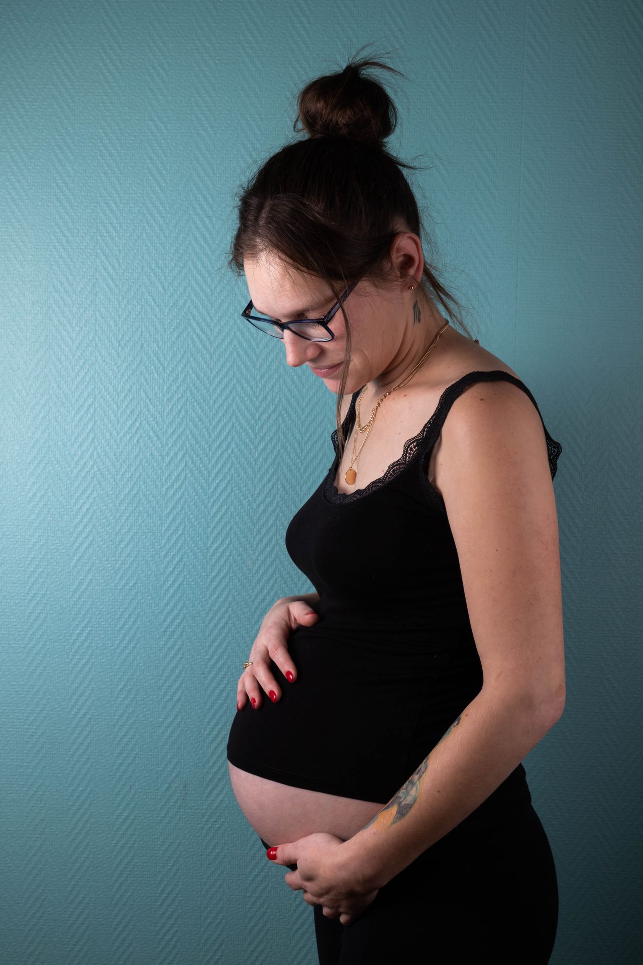 Femme enceinte vue de profile - Esther Raguenet Photographie 